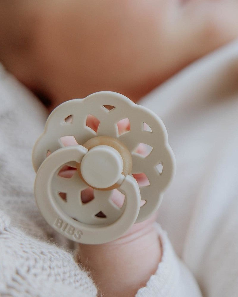 Set di 2 Ciucci Boheme - Tettarella in Gomma Naturale - Senza BPA, PVC e Ftalati - Colori Vari - Fili e Stelle