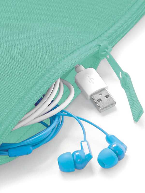 Pochette in poliestere con zip col. Verde Menta con nome