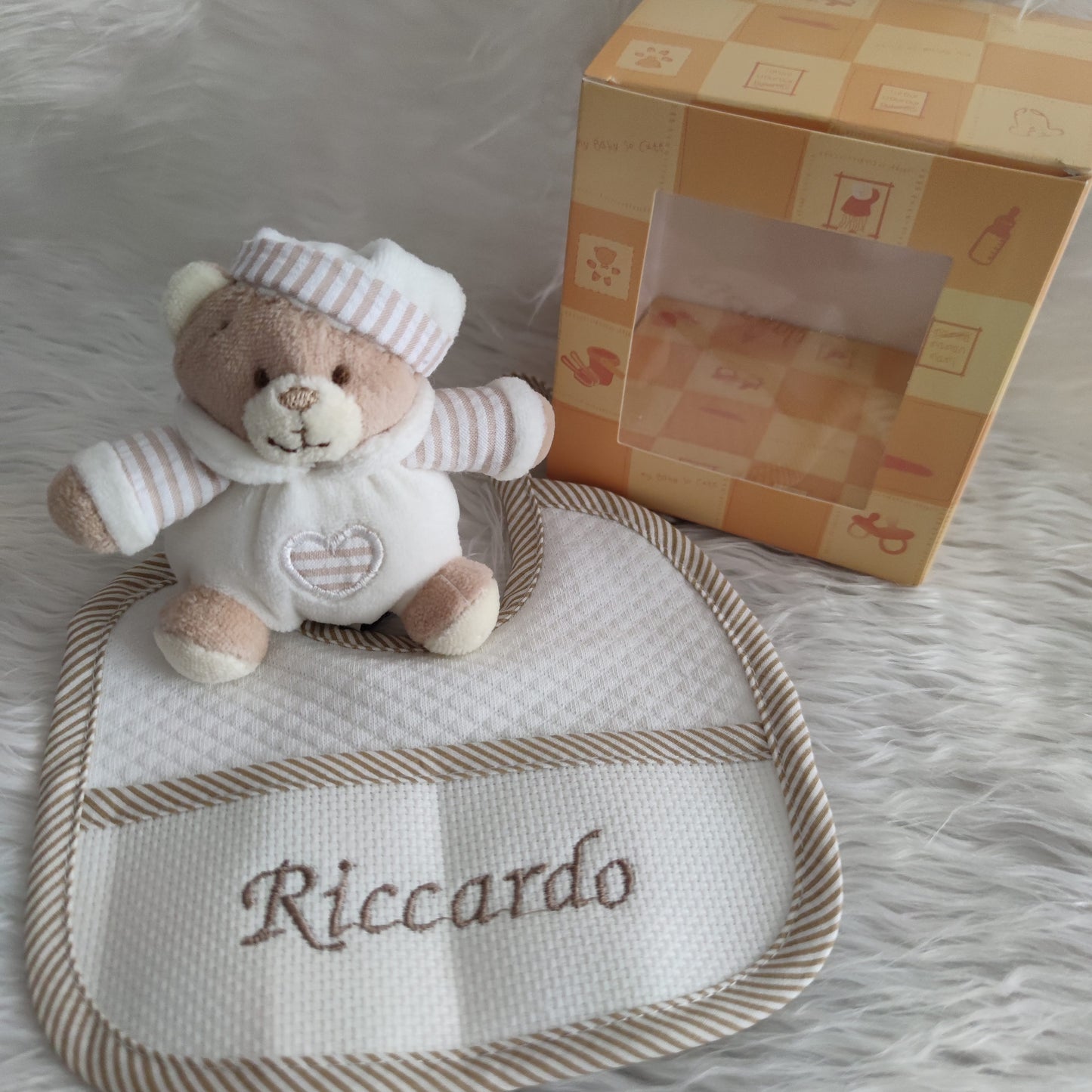 Scatola Regalo con Orsetto e Bavaglia Personalizzati con Nome - Colori Vari - Fili e Stelle